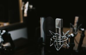 Kindle UnlimitedとAudibleの実写イメージ